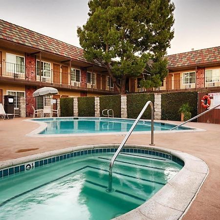 Studio 6 Corona, Ca West Luaran gambar